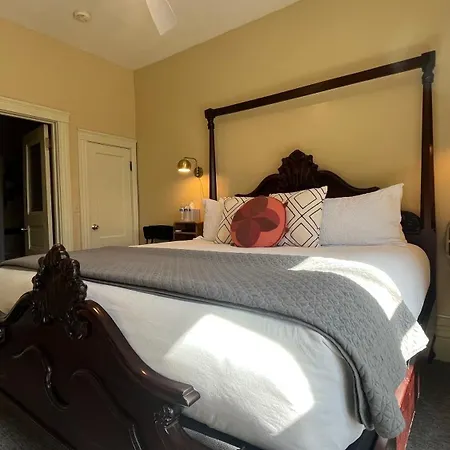 Stone Gables Inn-3